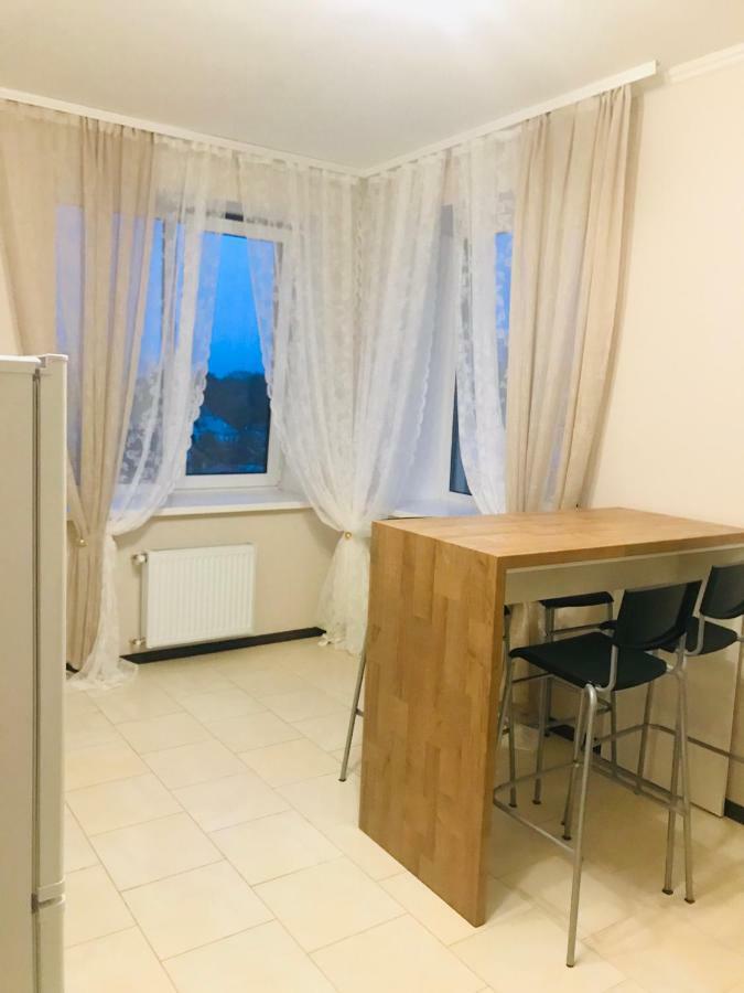 Naberezhna 10, Central Lutskアパートメント エクステリア 写真